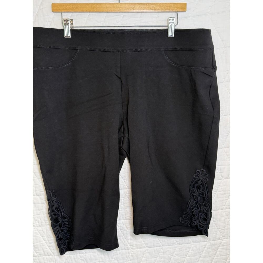 Luxe Slims Skimmer Aux Genoux Shorts Legging Crochet Sides Plus 2X (20-22) Black